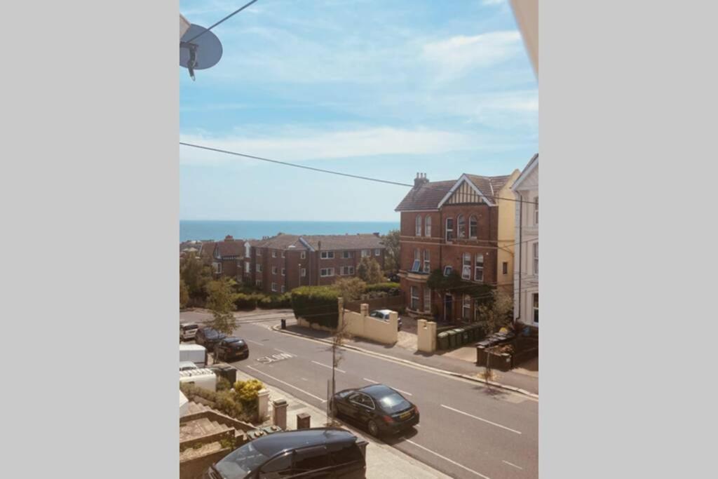 Unique Sea View Apartment เฮสติงส์ ภายนอก รูปภาพ